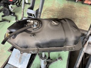 燃料タンク交換